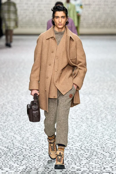 Look 9